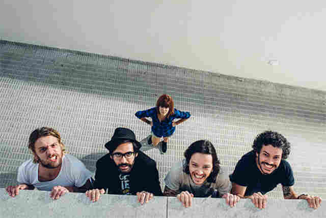 Banda Supercombo se apresenta pela primeira vez na capital