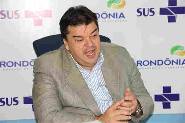 Pimentel e a prefeitura: o inimigo mora ao lado