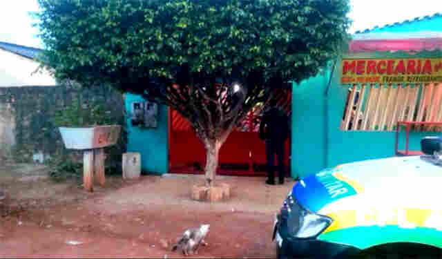 Populares encontram homem morto em bar