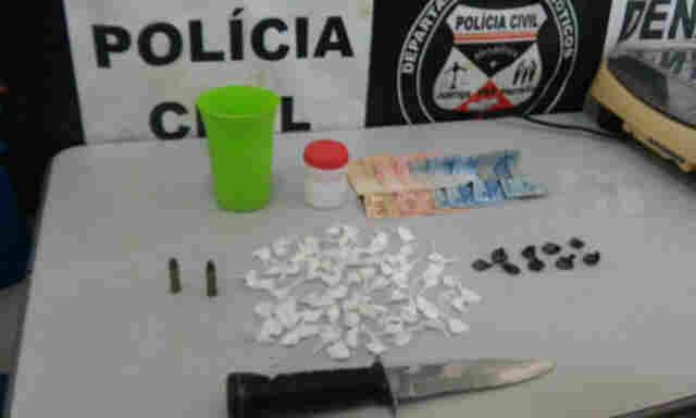 Polícia Civil fecha &#34;boca de fumo&#34; próximo de escola