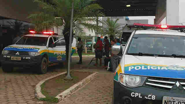 Dupla tenta matar policial em frente a boate