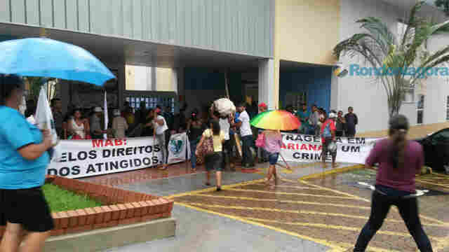 Atingidos por barragens ocupam sede da Eletronorte na Capital