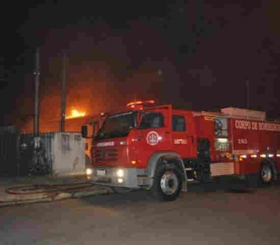 ACUSADO DE INCENDIAR CASA E CARRO DA EX-NAMORADA PERMANECE PRESO