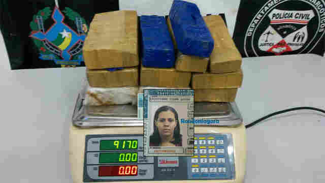 DENARC PRENDE MULHER COM 10 QUILOS DE COCAÍNA EM PORTO VELHO