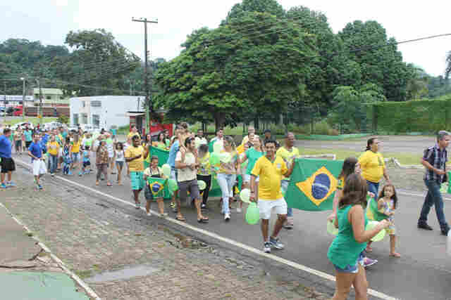Pista da BR-364 é fechada no protesto de Ouro Preto do Oeste