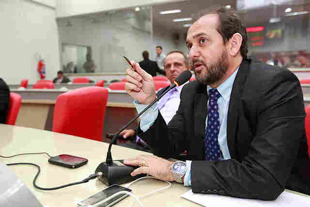 Laerte destina R$ 85 mil para Cujubim, mas prefeito envia documentos ilegíveis