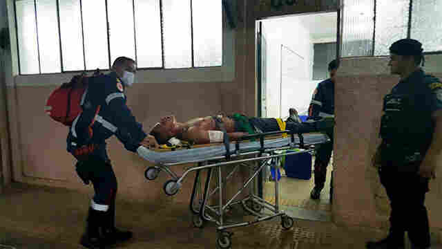 Aluno baleado em sala de aula segue internado em estado grave; Vídeo mostra momentos após o crime