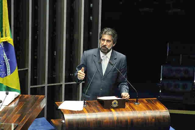 Raupp vota favorável a pronúncia de Dilma e afirma que economia dá sinais de crescimento no Governo Temer