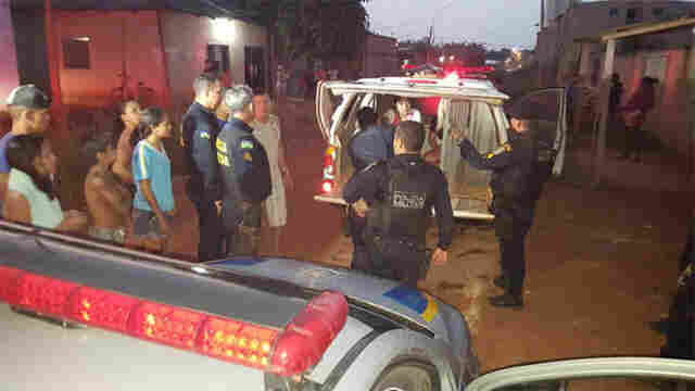 Três homens são presos por porte ilegal de armas e duas mulheres por desacato