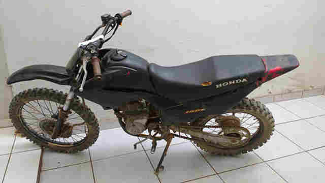 Homem é preso com motocicleta montada com peças de outro veículos