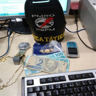 Força Tática do 1º Batalhão apreende dinheiro e droga no Bairro Mato Grosso