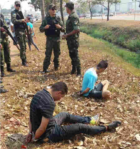 PM prende suspeitos de assalto a loja da Claro em Porto Velho; um foi baleado