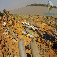 Responsável por área que desmoronou não apresenta plano de retirada de caminhões