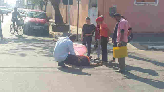 Homem desmaia ao atravessar rua no centro de Porto Velho
