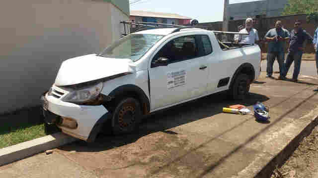 Motoristas saem ilesos após colisão no Agenor de Carvalho