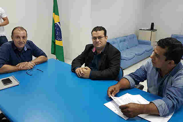 Ezequiel Júnior cobra reativação bancária dos Correios em Cujubim