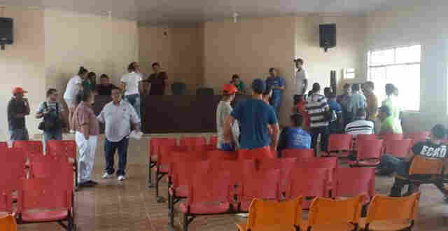 Sindicato e trabalhadores da Imma discutem nova proposta após demissão em massa