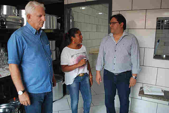 Deputado Airton visita escolas em Ji-Paraná