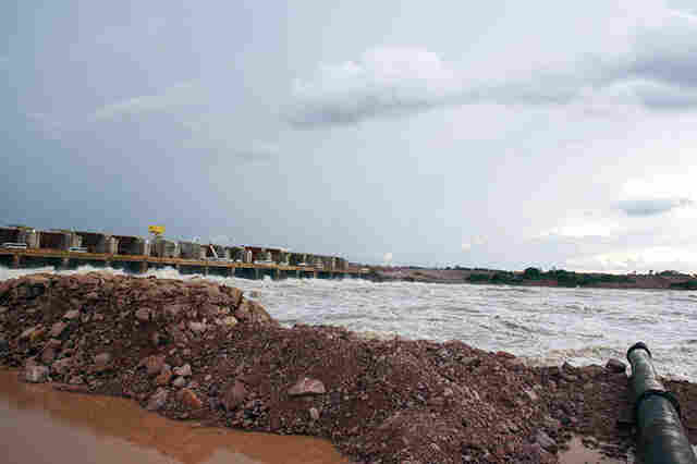 MPs vão à Justiça Federal pedir cancelamento da licença de operação da hidrelétrica de Jirau