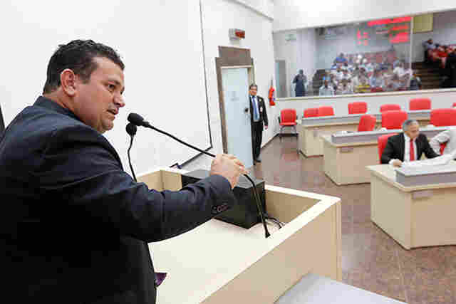Assembleia aprova projeto de Ezequiel Junior que garante direito ao consumidor