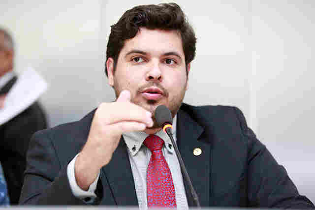 Jean Oliveira solicita construção de uma escola no Povoado Petrópolis em União Bandeirante