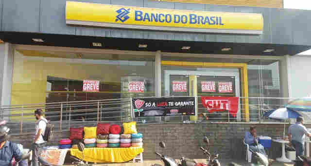 Bancários paralisam atividades por tempo indeterminado em Rondônia