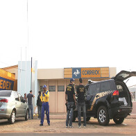 Dupla assalta Correios e também leva dinheiro de clientes