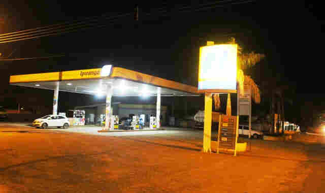 Ladrões assaltam dois postos de combustíveis em Ouro Preto