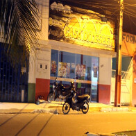 Ladrão armado invade comércio de Ouro Preto e rouba dinheiro e cigarro