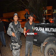 Homem é flagrado pela polícia assaltando farmácia e é preso