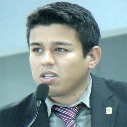 Justiça determina retirada de post irresponsável de Adailton Fúria em rede social