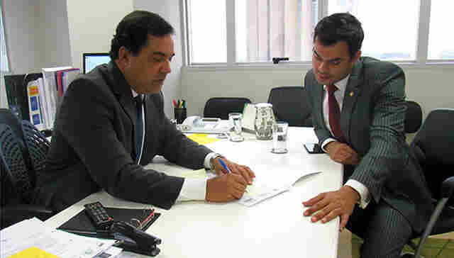 Deputado Expedito Netto solicita andamento des obras em escolas de Ji-Paraná