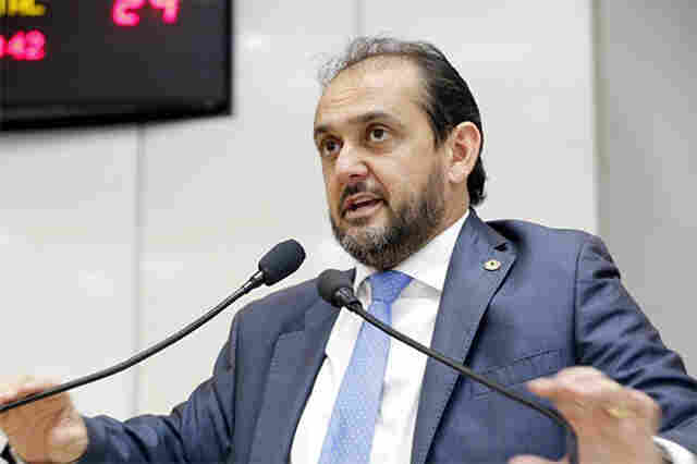 Laerte Gomes e Lúcia Tereza reagem a vista grossa da Sefin na fronteira