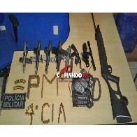 PM prende foragido com 5 pistolas de uso restrito, revólver e espingarda