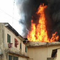 Vídeo: Curto circuito pode ter causado incêndio na Gazin em Candeias