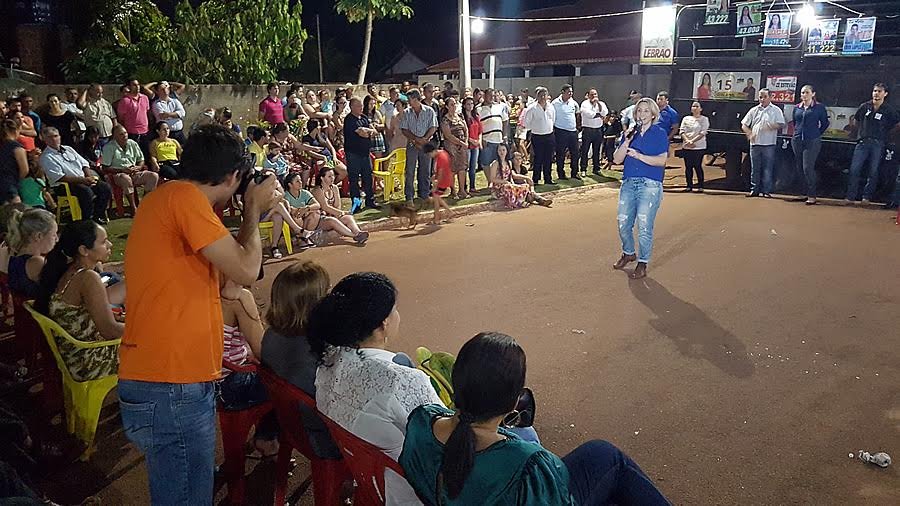 Jaqueline Cassol inicia caminhada pela BR 429 em apoio a candidatos