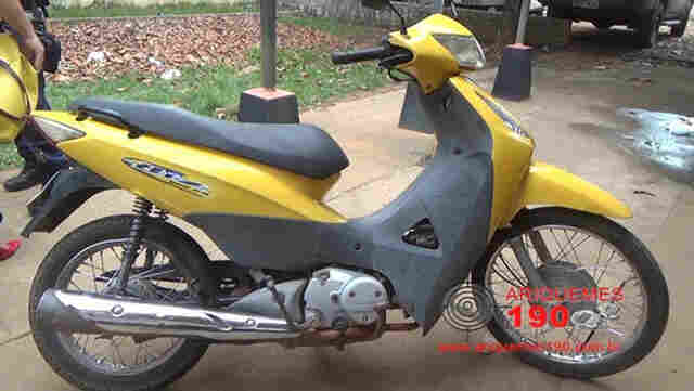 Motoneta furtada é deixada em frente à residência e morador aciona PM