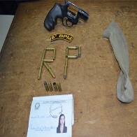 Mulher enfurecida atira na residência da mãe e acaba presa