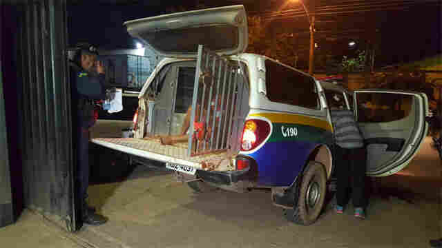 Homem flagra assalto, tenta reagir e quase é morto por adolescente armado