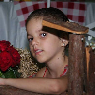 Morre Karine Fernandes, menina que havia sobrevivido à grave acidente de moto