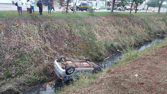 Colisão na capital deixa um morto e três feridos; carro caiu no canal da Jorge Teixeira