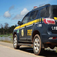 PRF prende foragido da Justiça e recupera veículo furtado