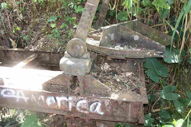 Prefeitura deve comprovar retirada de escavadeira histórica da EFMM de área de risco