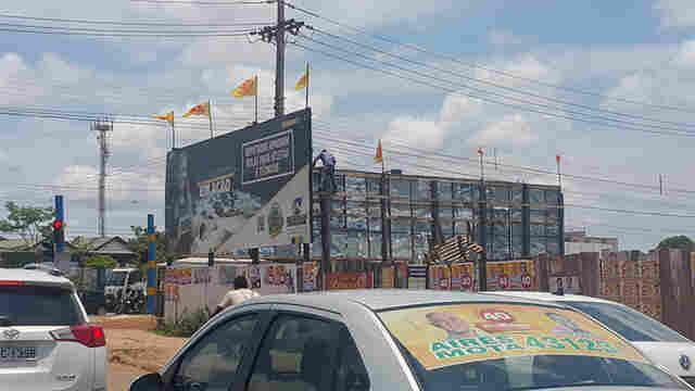 Comitê de Nazif coloca bandeiras do prefeito em outdoors da empresa da família espalhados por Porto Velho