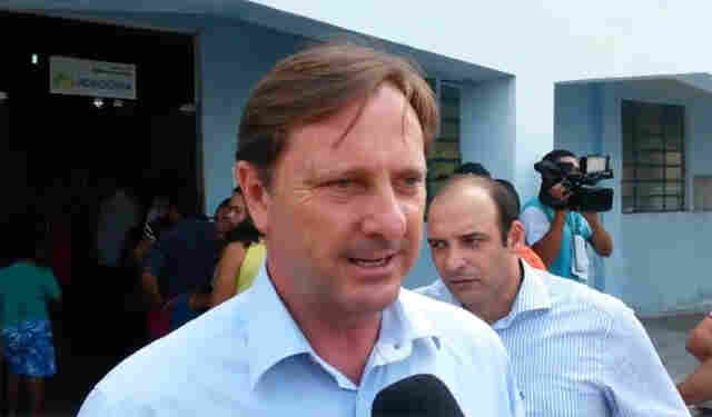 Senador Acir Gurgacz vota em Ji-Panará e pede que eleitor vote com consciência