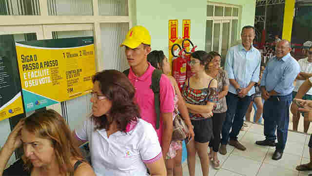 Mais confiante após carreata, diz Roberto Sobrinho