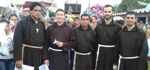 Igreja Católica celebra São Francisco de Assis com procissão e missa em Porto Velho