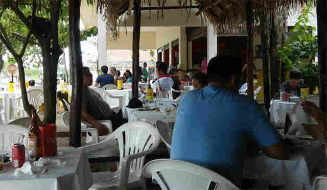 Preço da alimentação fora de casa cai 0,46% em &#115;etembro, revela pesquisa