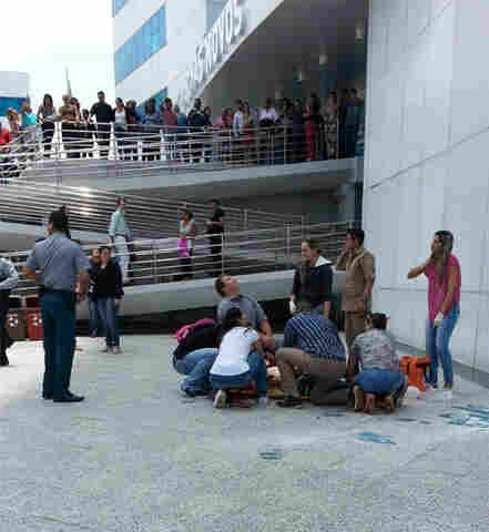 Governo diz que perícia técnica vai identificar motivo da queda de vidro no CPA