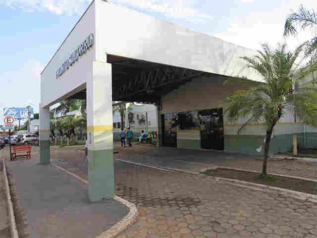 Homem de 54 anos tem rosto reconstruído no João Paulo II após acidente com motosserra